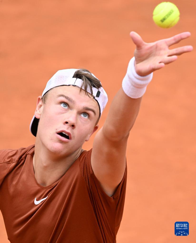 冉珂嘉并没 冉珂嘉并没