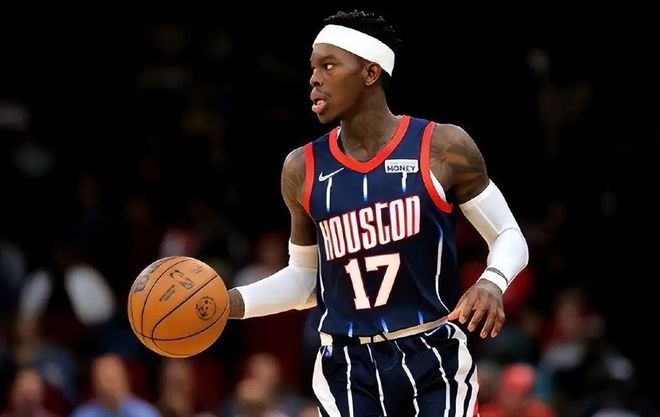 百分💯组合首次连线！看到老詹已经跑到前面，东契奇乐了